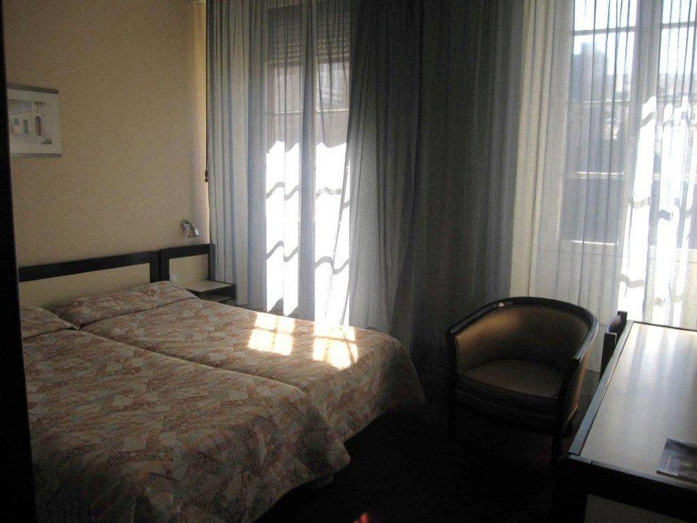 Hotel Des 3 Marchands Нант Екстериор снимка