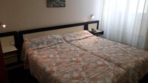 Hotel Des 3 Marchands Нант Екстериор снимка