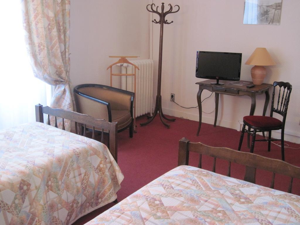 Hotel Des 3 Marchands Нант Екстериор снимка