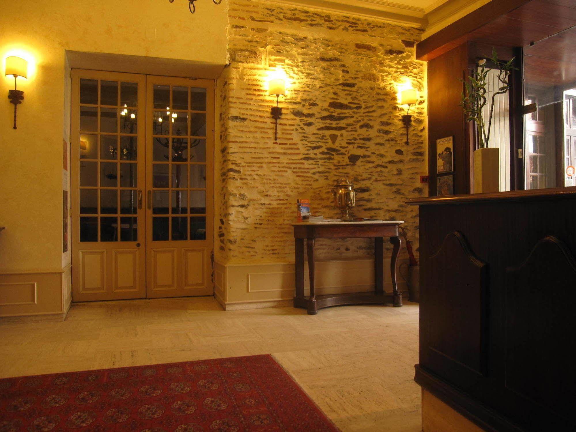 Hotel Des 3 Marchands Нант Екстериор снимка