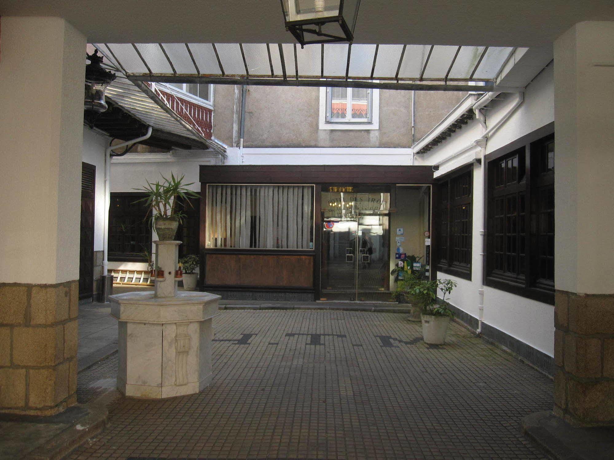 Hotel Des 3 Marchands Нант Екстериор снимка