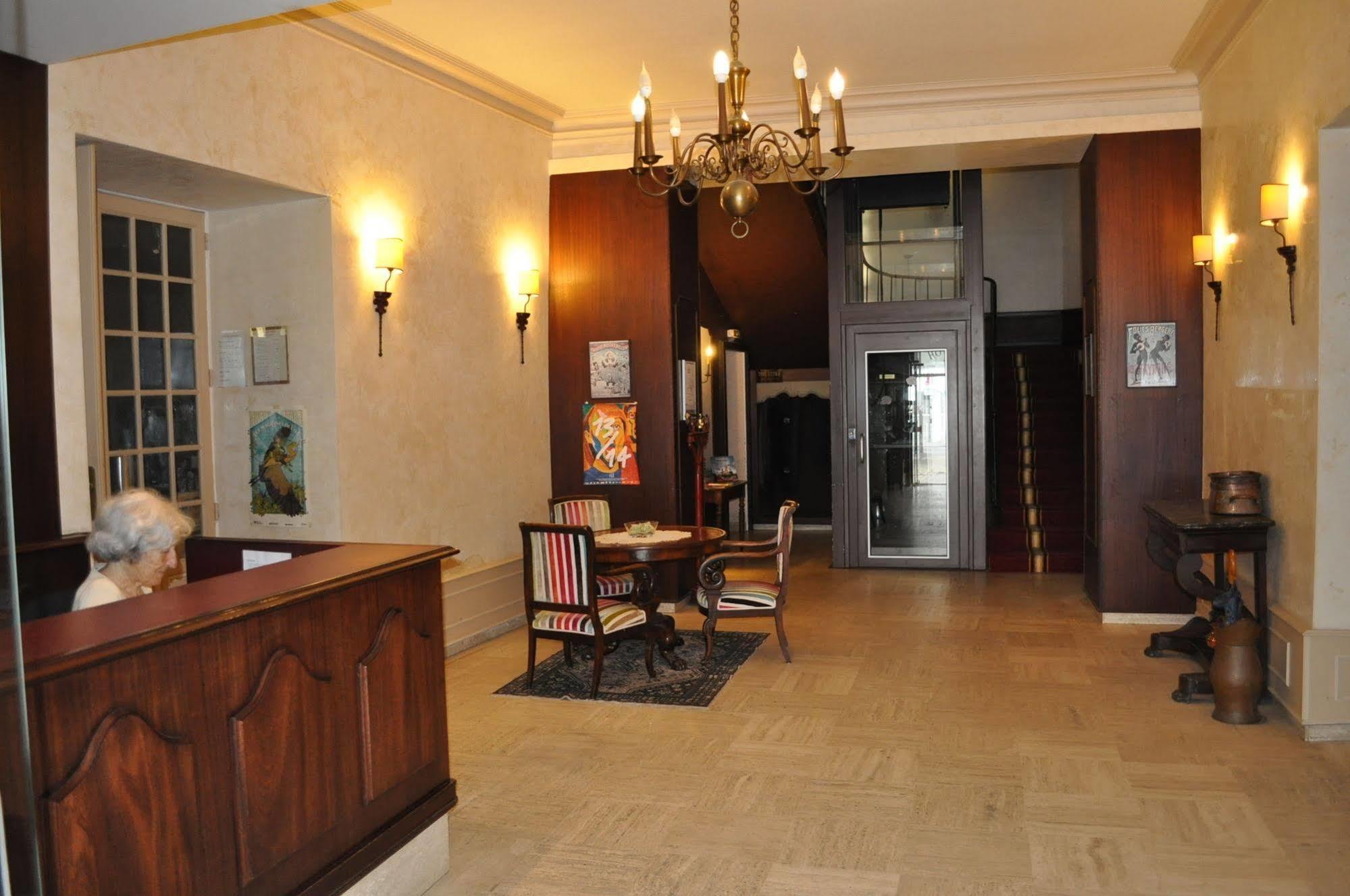 Hotel Des 3 Marchands Нант Екстериор снимка